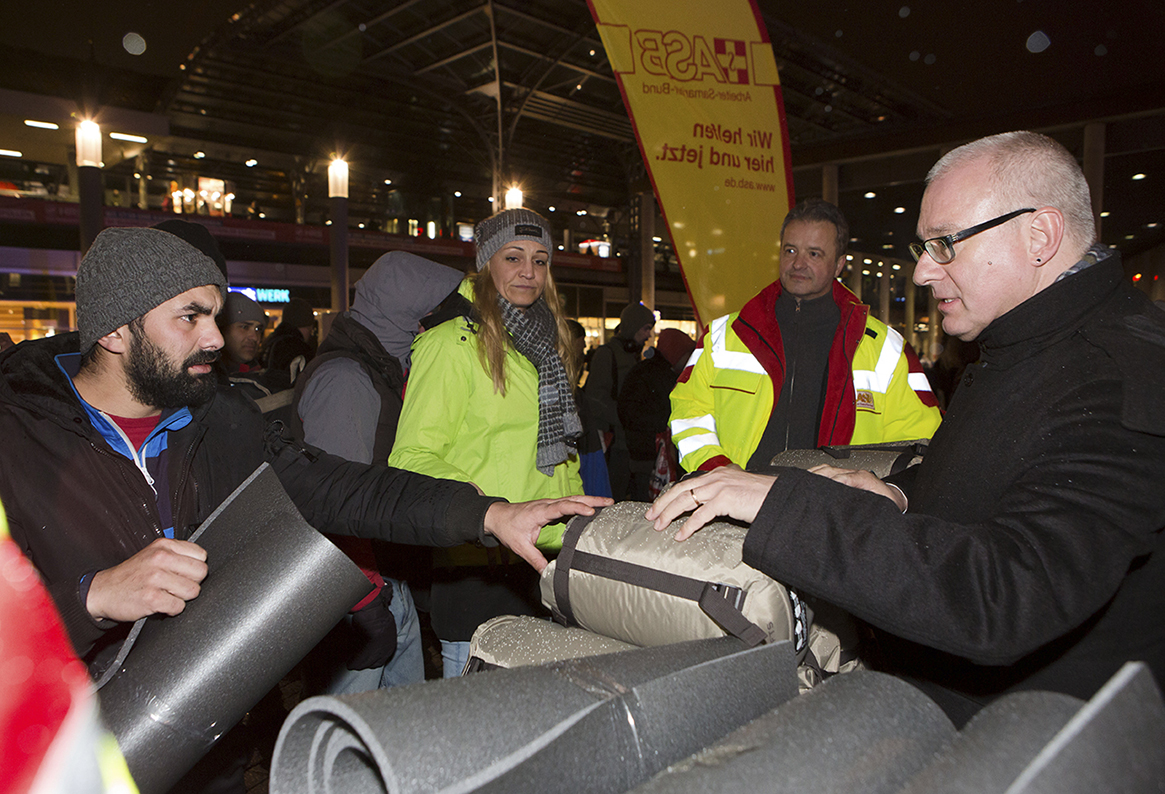 ASB verteilt nochmals Schlafsäcke und Suppe an Obdachlose