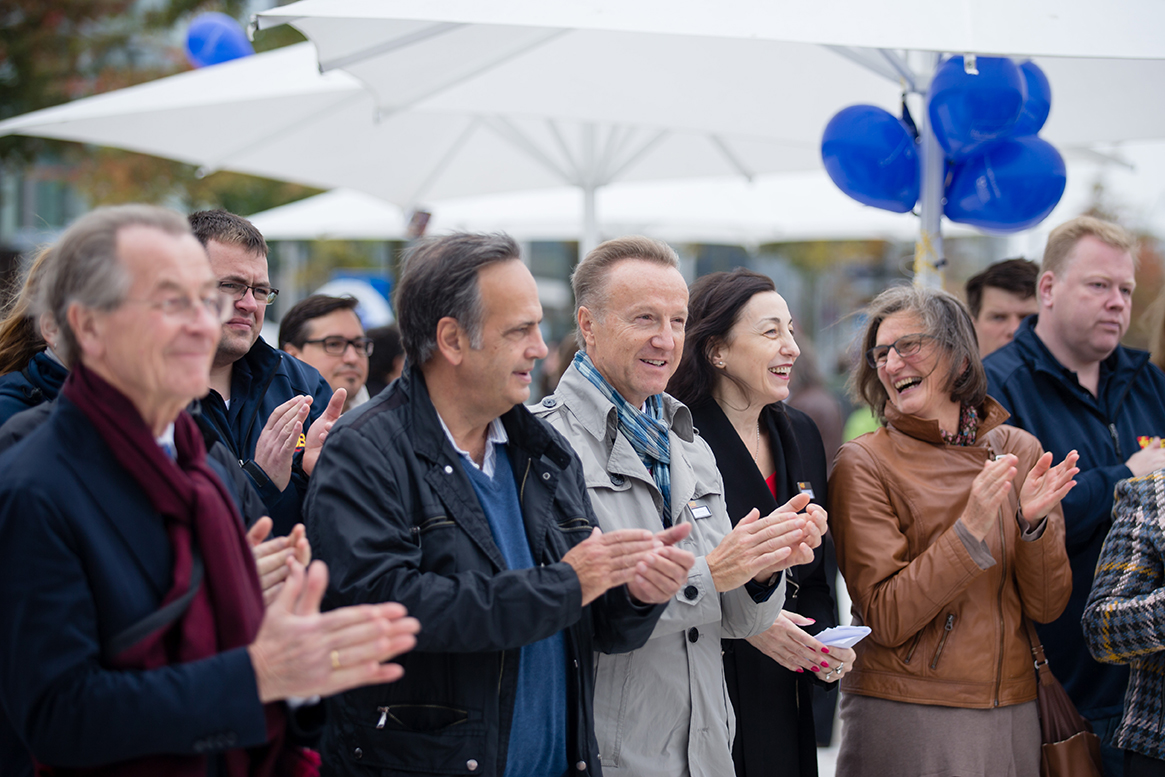 ASB_Wuenschewagen_Hamburg_startet_am_Welthospiztag_2017_Knut_Fleckenstein_2.jpg